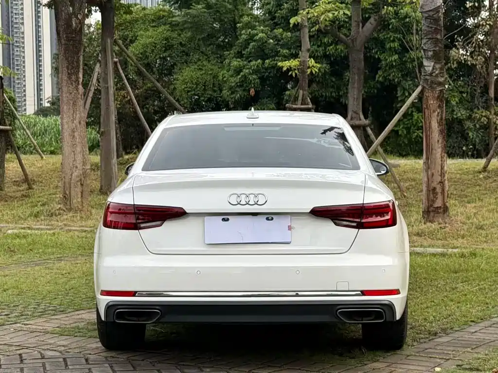 Audi A4L 2019 — фото 14