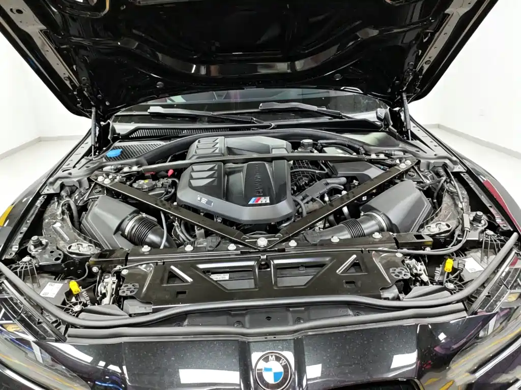 BMW M4 2025