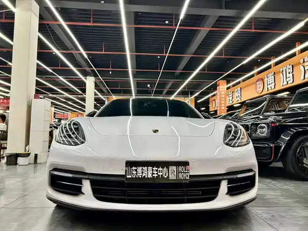Porsche Panamera 2019