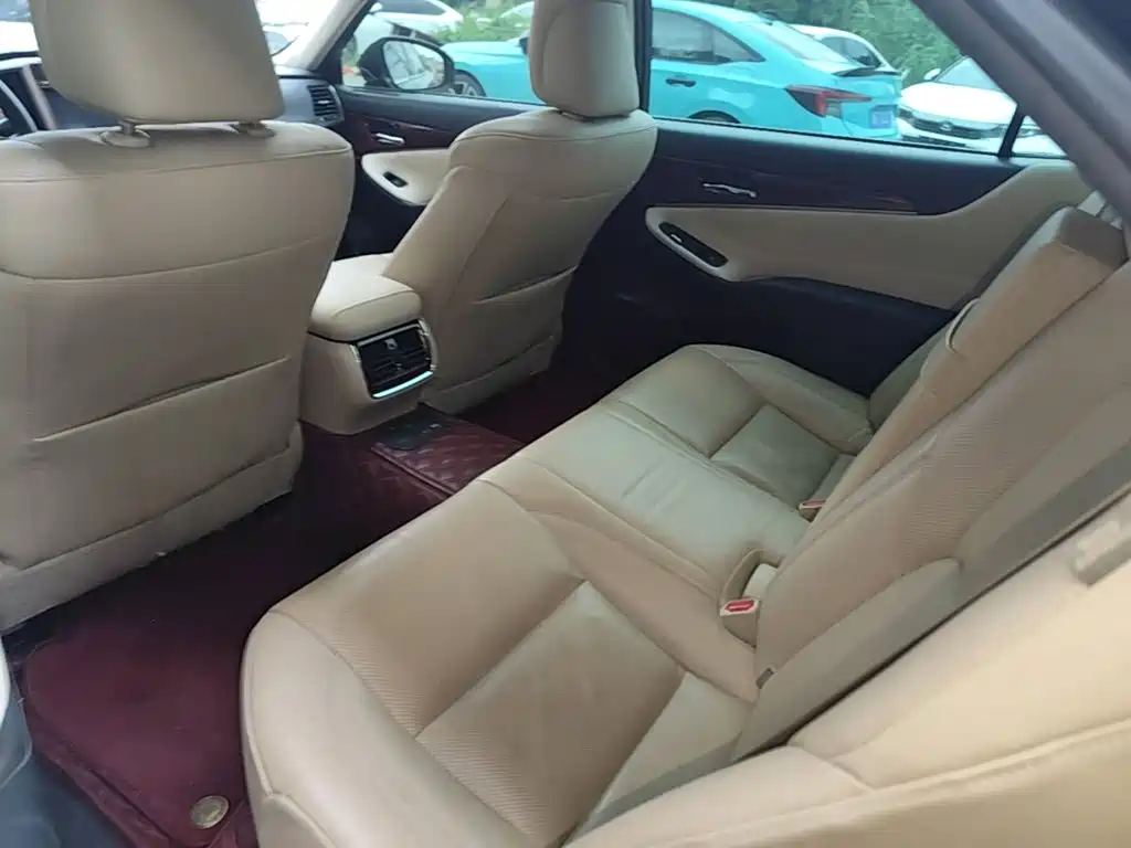 Toyota Crown 2017 — фото 17