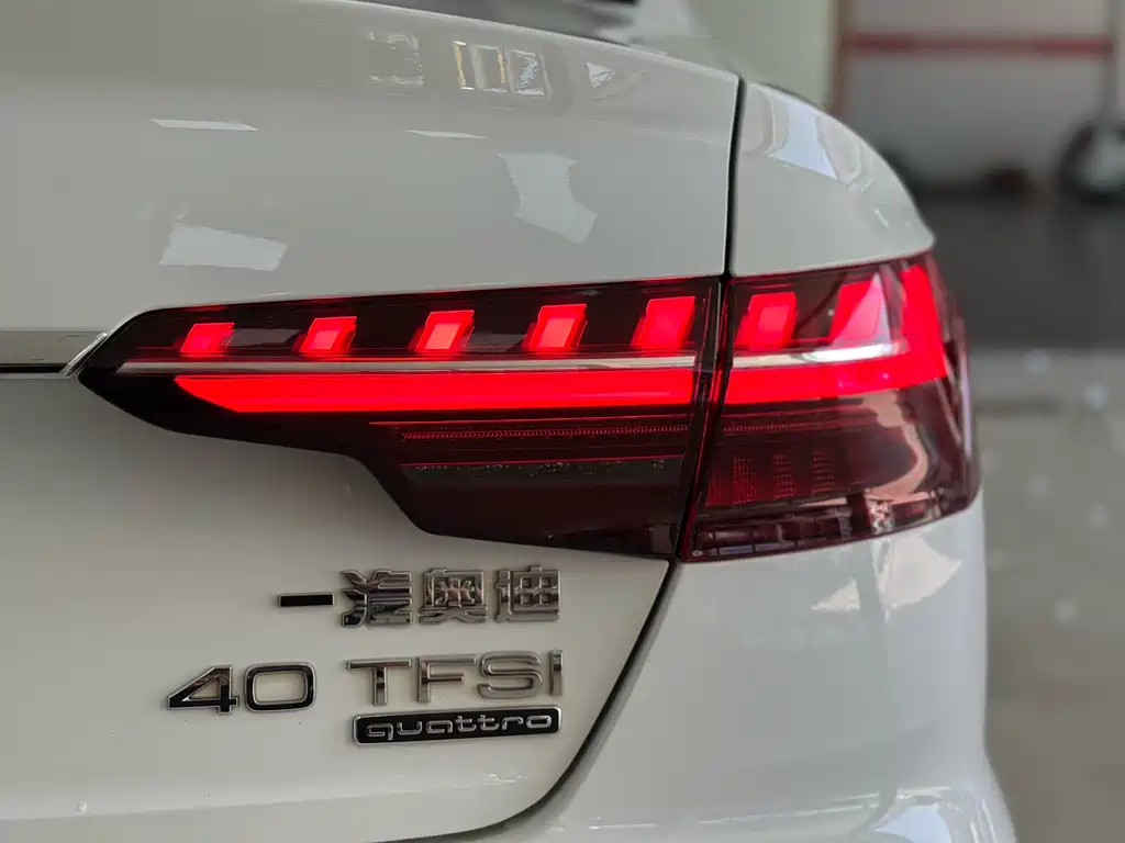 Audi A4L 2021 — фото 18