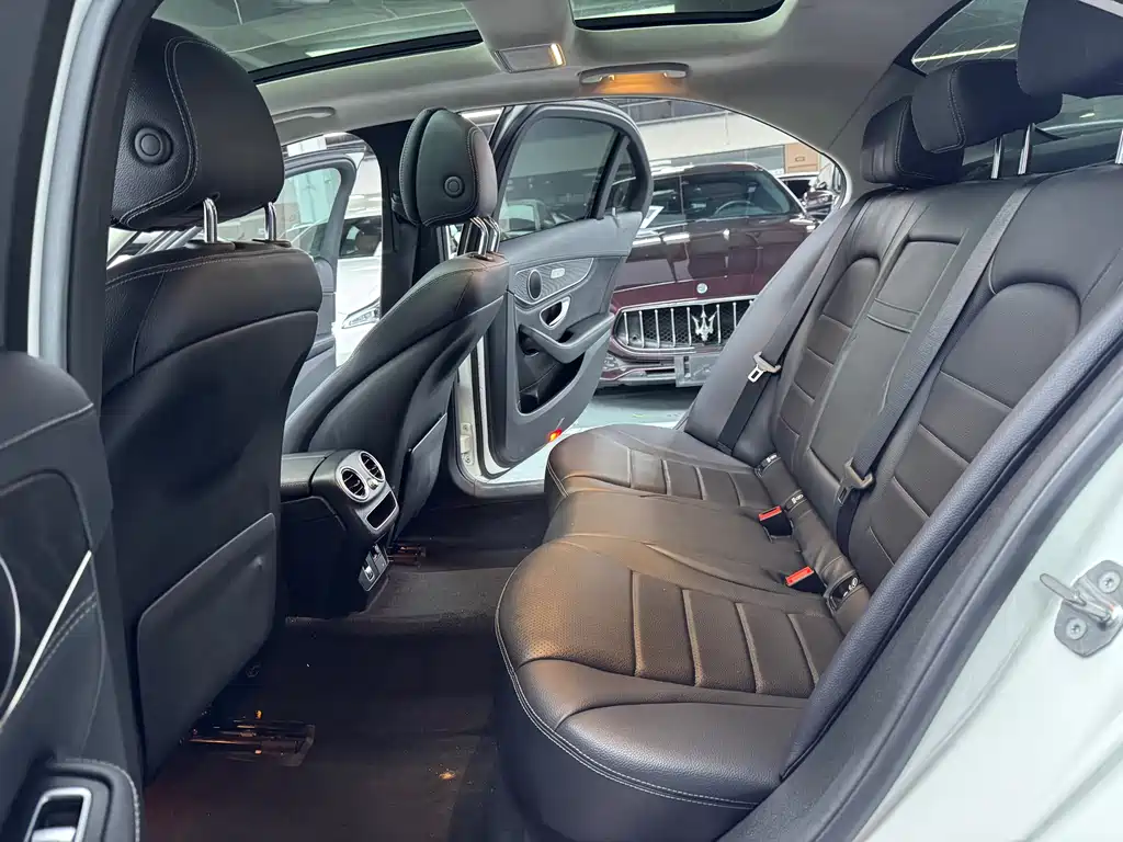 Mercedes-Benz C-Class 2019 — фото 15