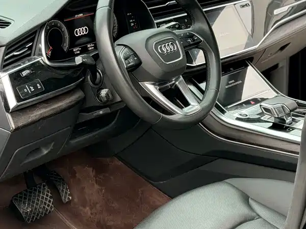 Audi Q8 2023
