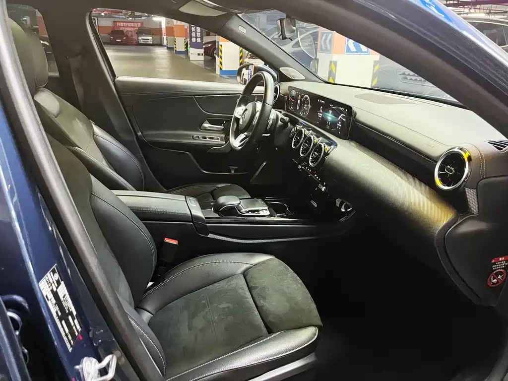 Mercedes-Benz A-Class 2019 — фото 9