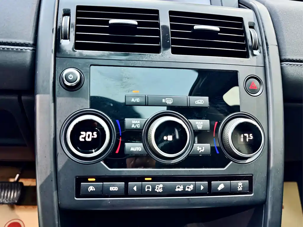 Land Rover Discovery Sport 2016 — фото 14