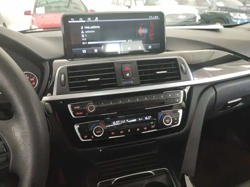 BMW 3 Series 2016 — фото 13