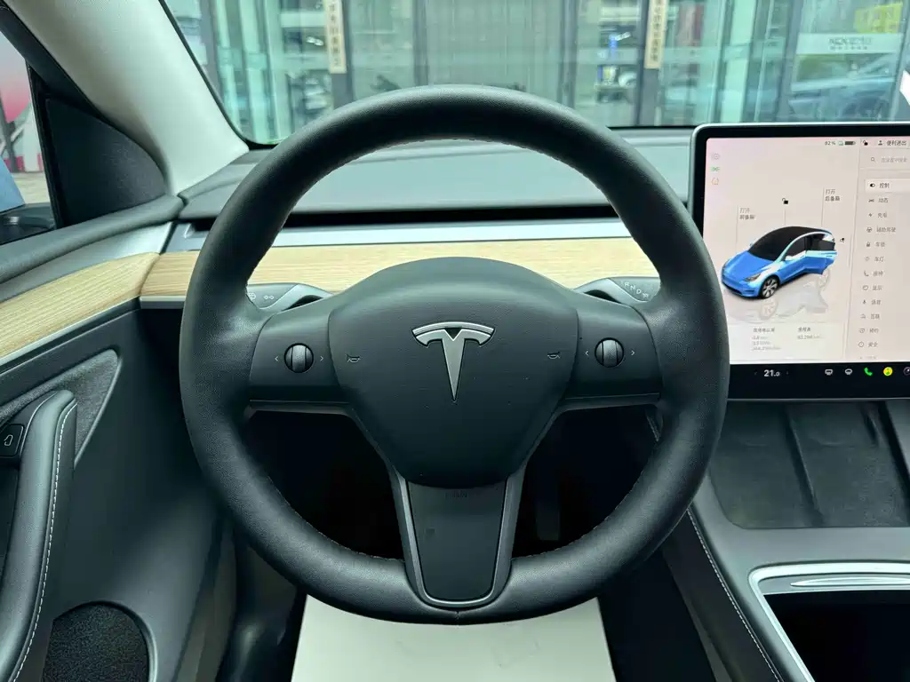 Tesla Model Y 2022 — фото 12