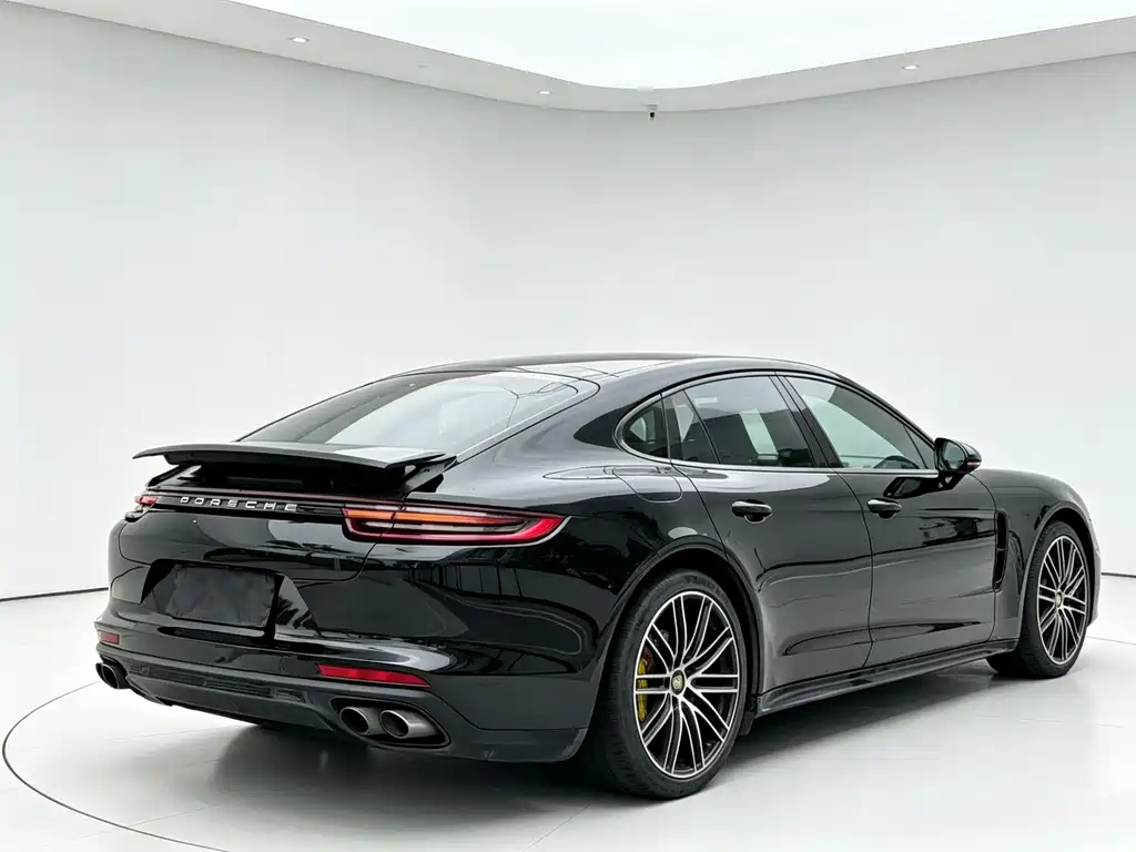Porsche Panamera 2017 — фото 9