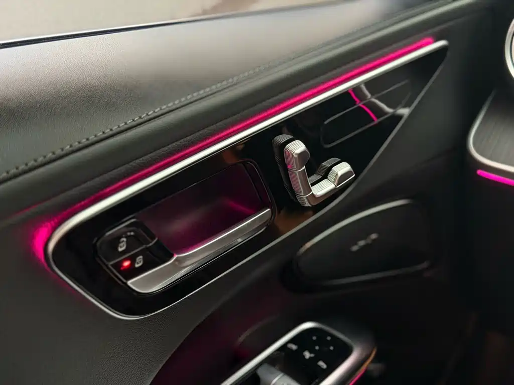 Mercedes-Benz C-Class 2023 — фото 14