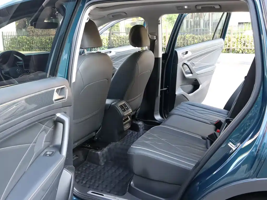 Volkswagen Tiguan L 2023
