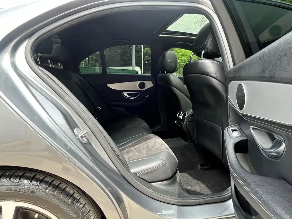 Mercedes-Benz C-Class 2019 — фото 16