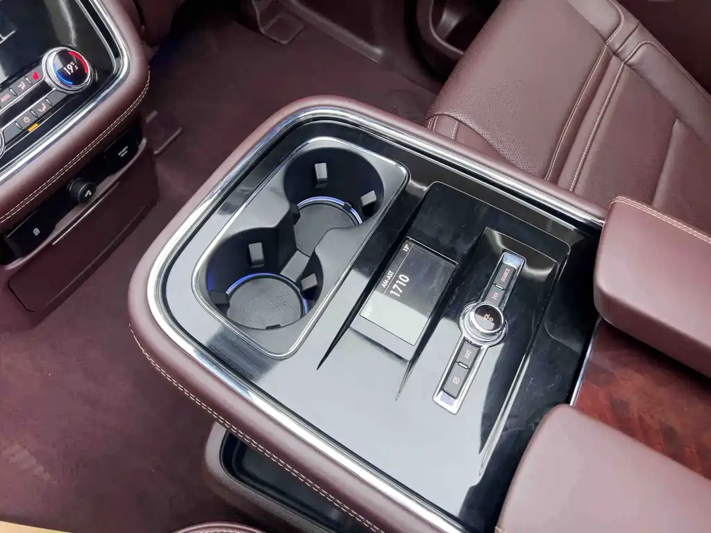 Lincoln Navigator 2020 — фото 17