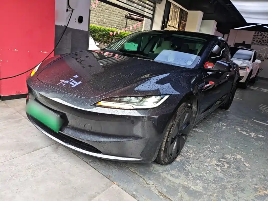 Tesla Model 3 2024