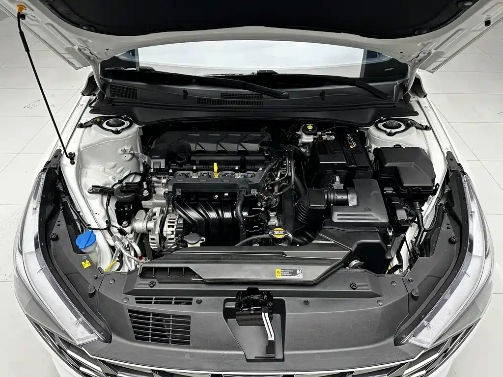 Hyundai Elantra 2023 — фото 16