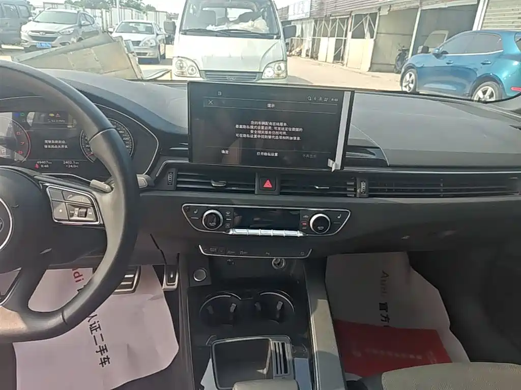 Audi A4L 2023 — фото 13
