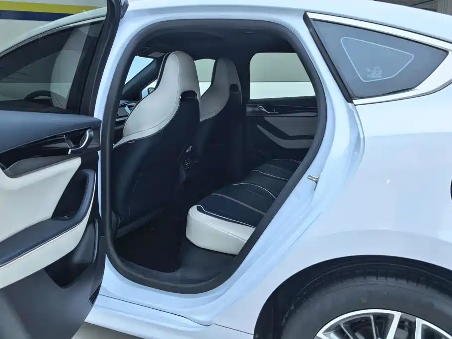 BYD Qin PLUS 2022 — фото 11
