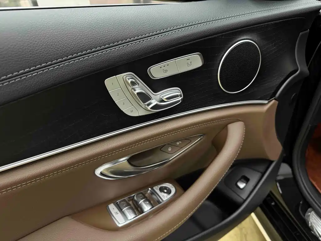 Mercedes-Benz E-Class 2017 — фото 11