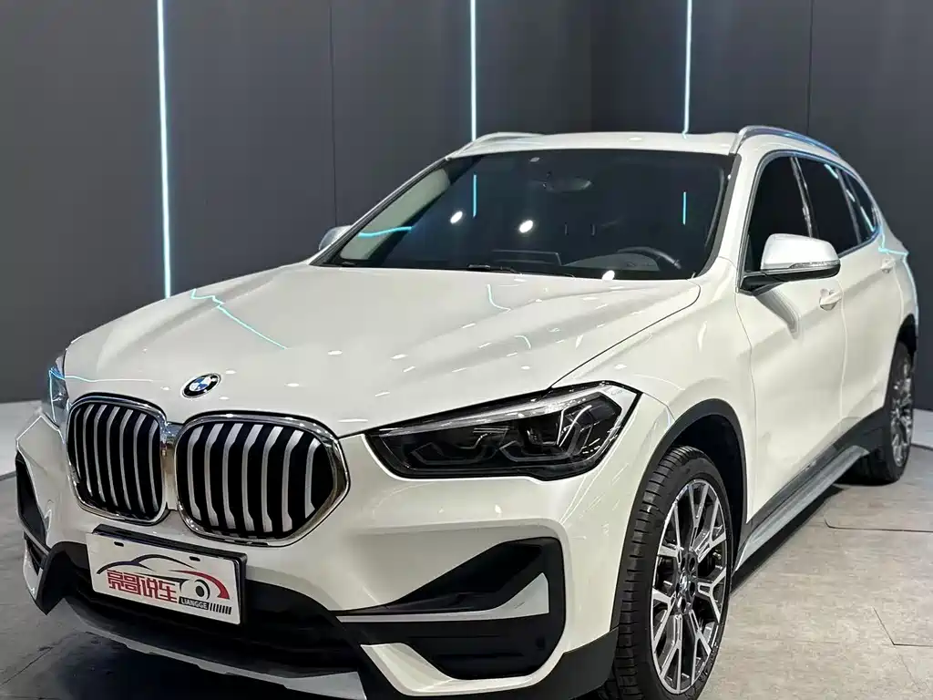 BMW X1 2021 — фото 1