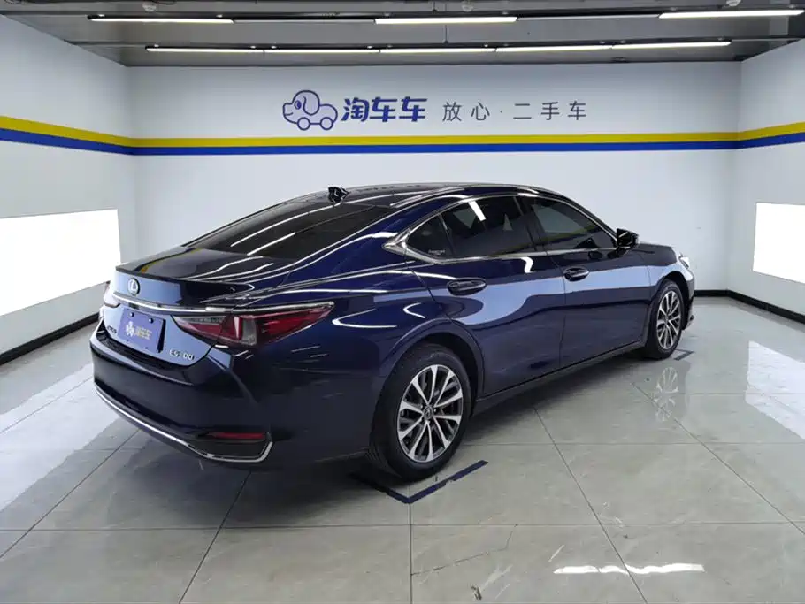 Lexus ES 2023 — фото 3