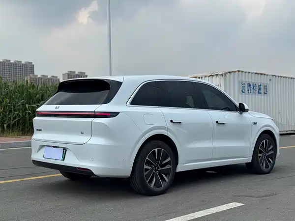 Li Auto L6 2025