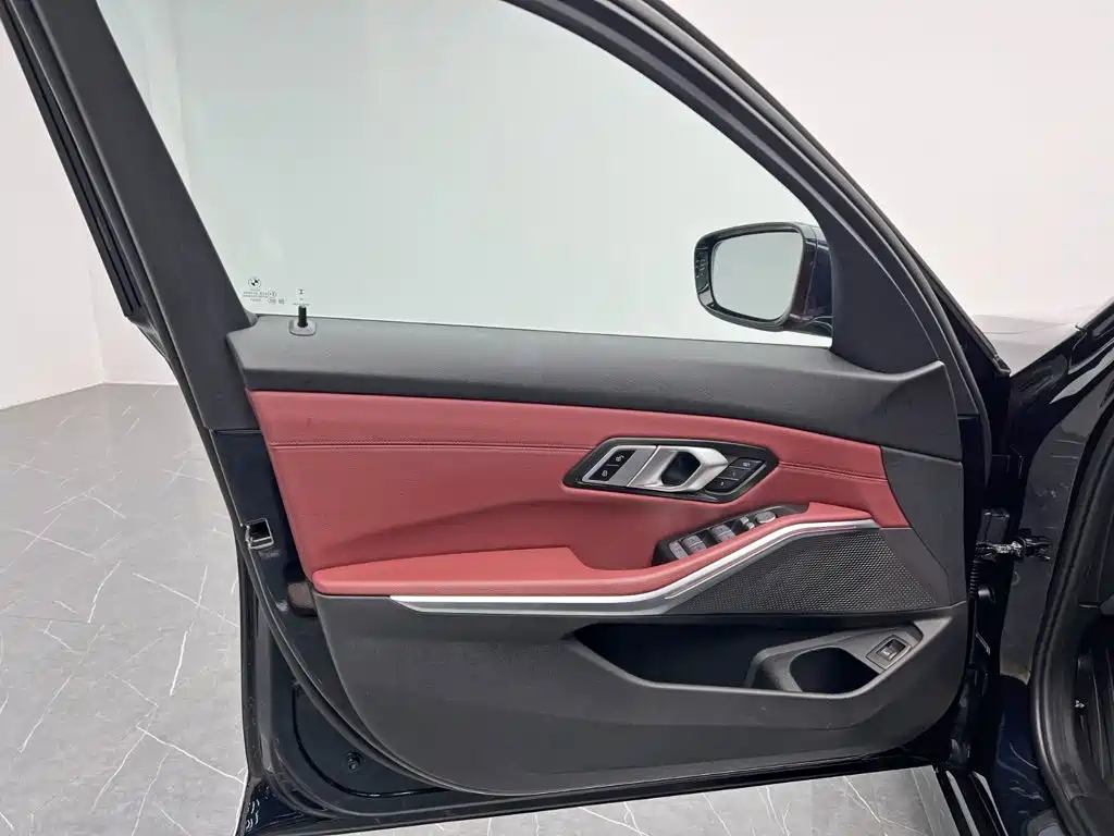 BMW 3 Series 2023 — фото 12