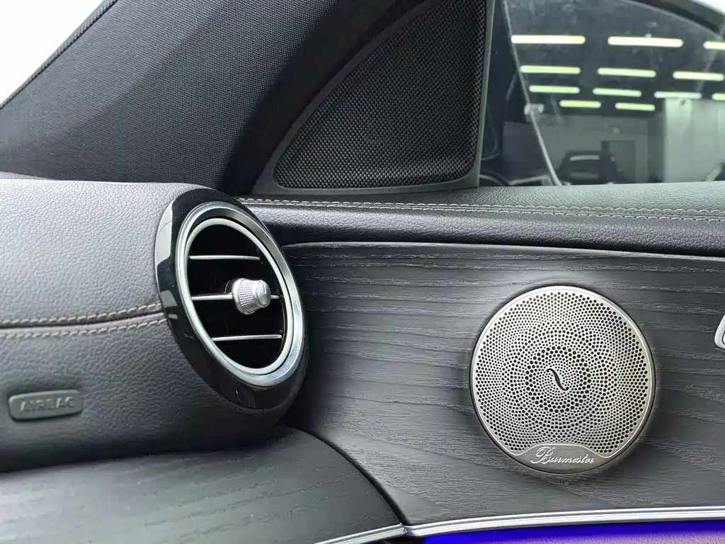 Mercedes-Benz E-Class 2022 — фото 13