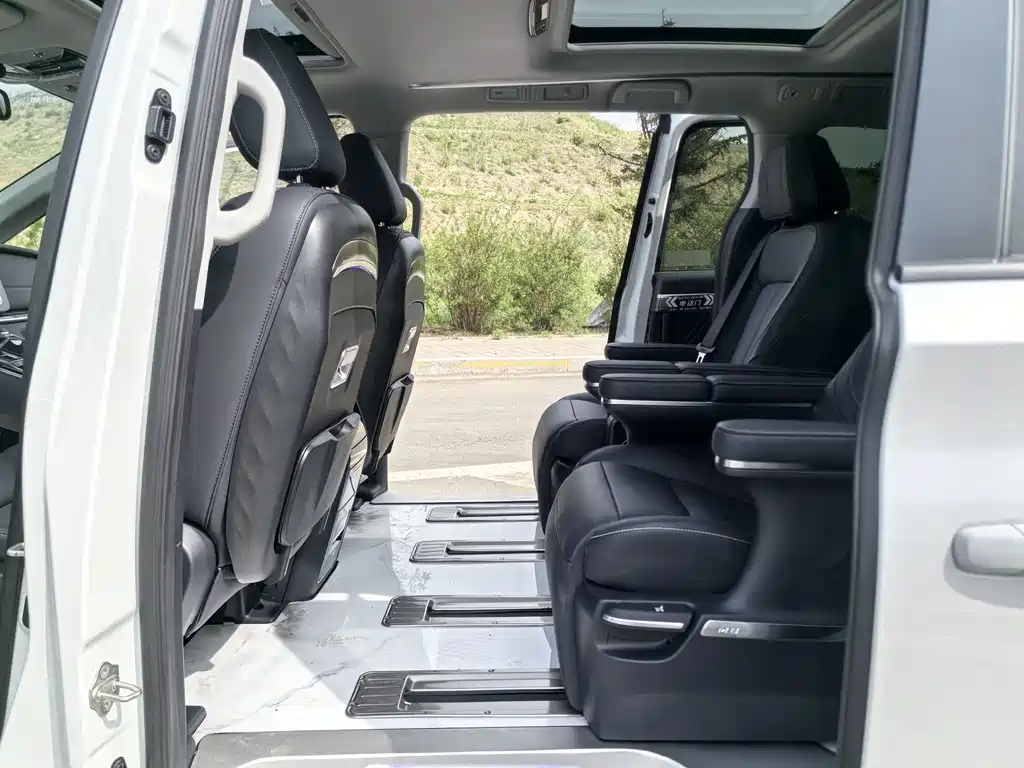 GAC Motor Trumpchi M8 2023 — фото 13