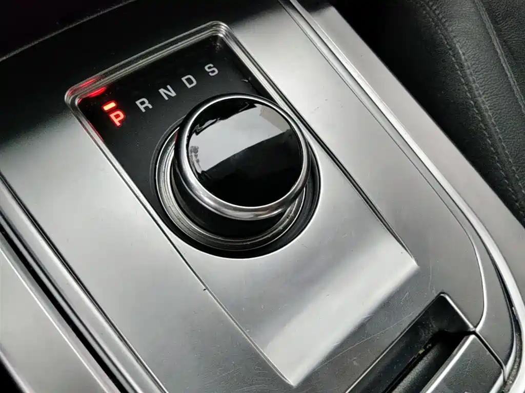 Land Rover Discovery Sport 2017 — фото 21