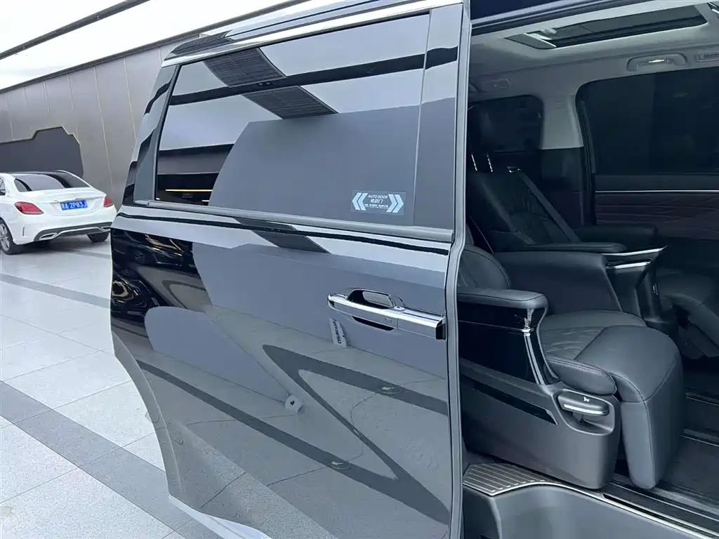 GAC Motor Trumpchi M8 2025 — фото 21