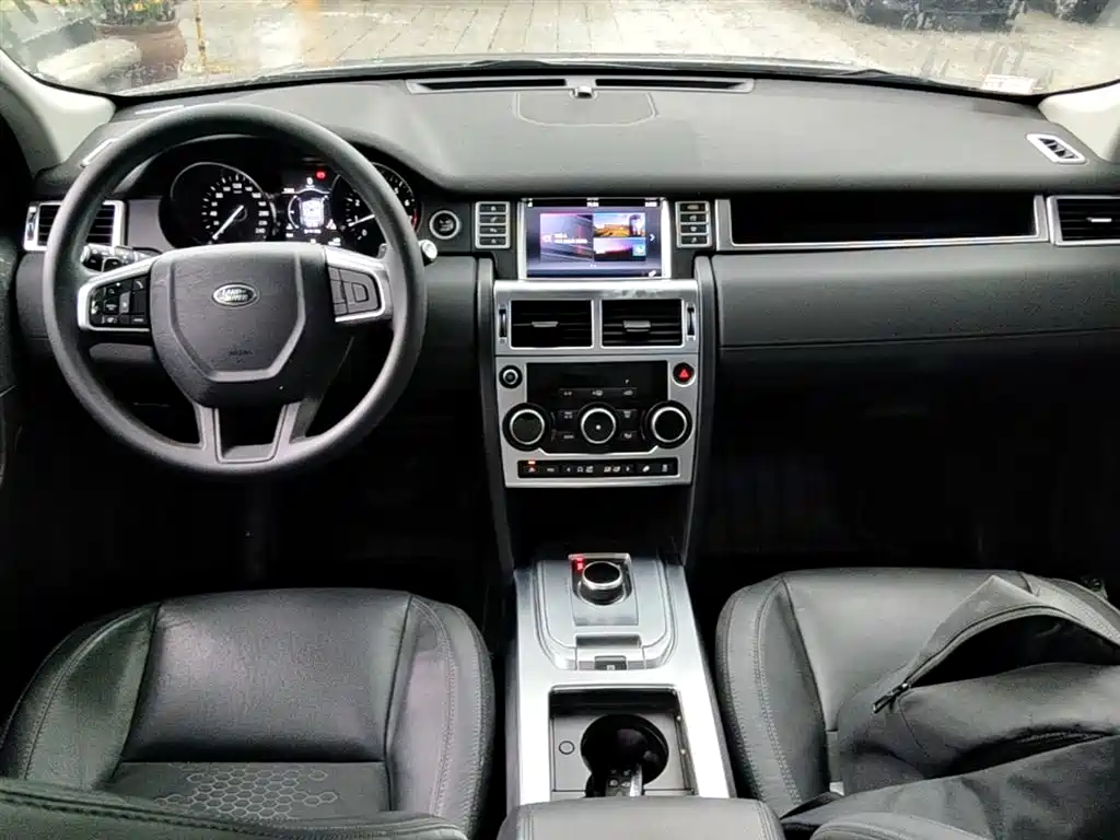 Land Rover Discovery Sport 2017 — фото 16
