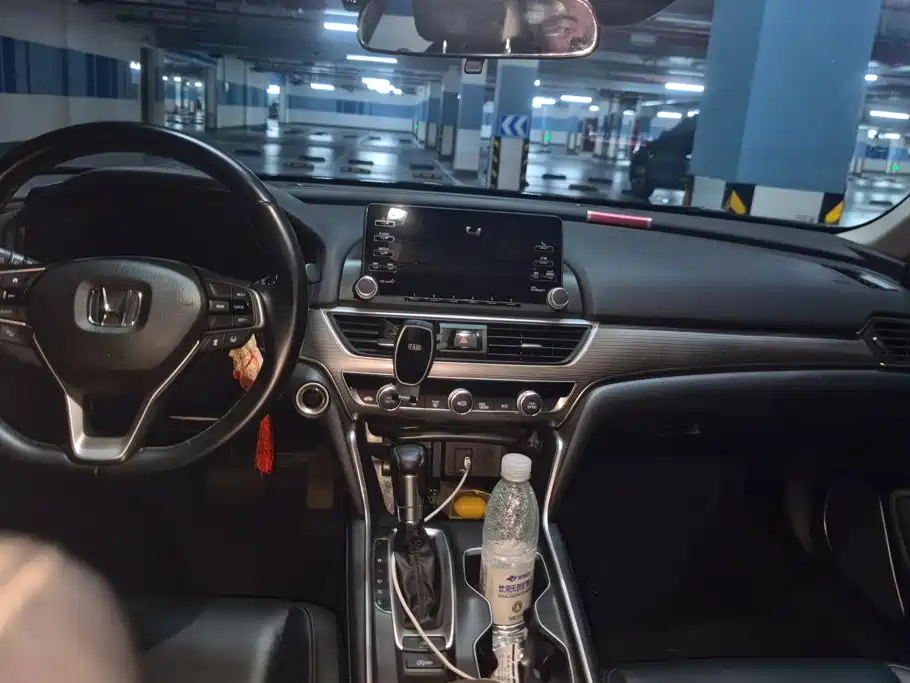 Honda Accord 2020 — фото 16