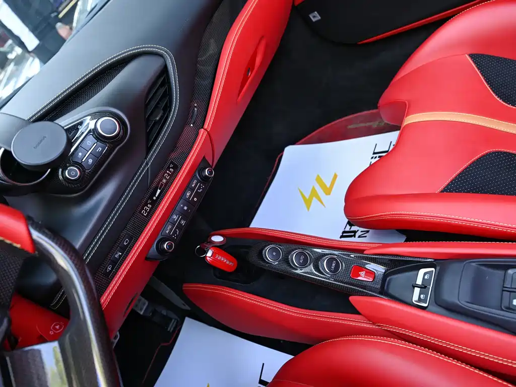 Ferrari F8 2022 — фото 11