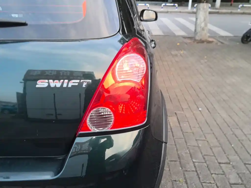 Suzuki Swift 2017 — фото 8