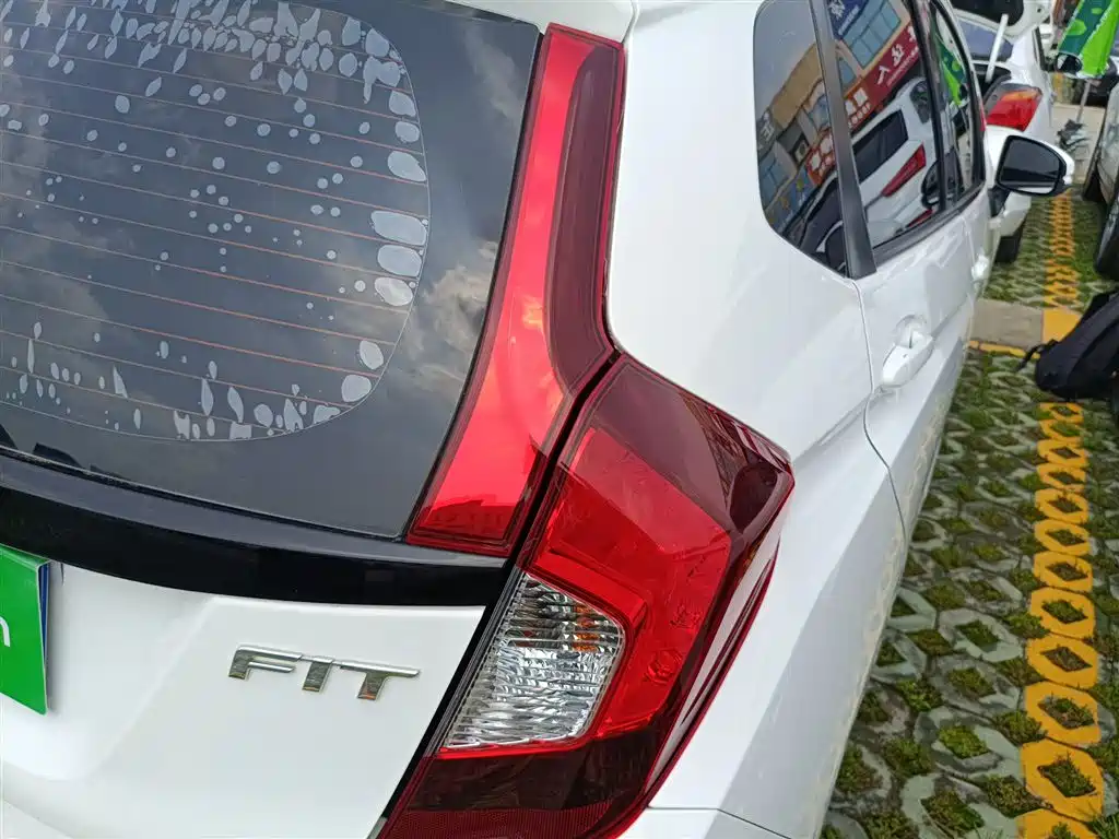 Honda Fit 2018 — фото 24