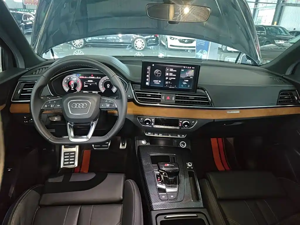 Audi Q5L 2024 — фото 10
