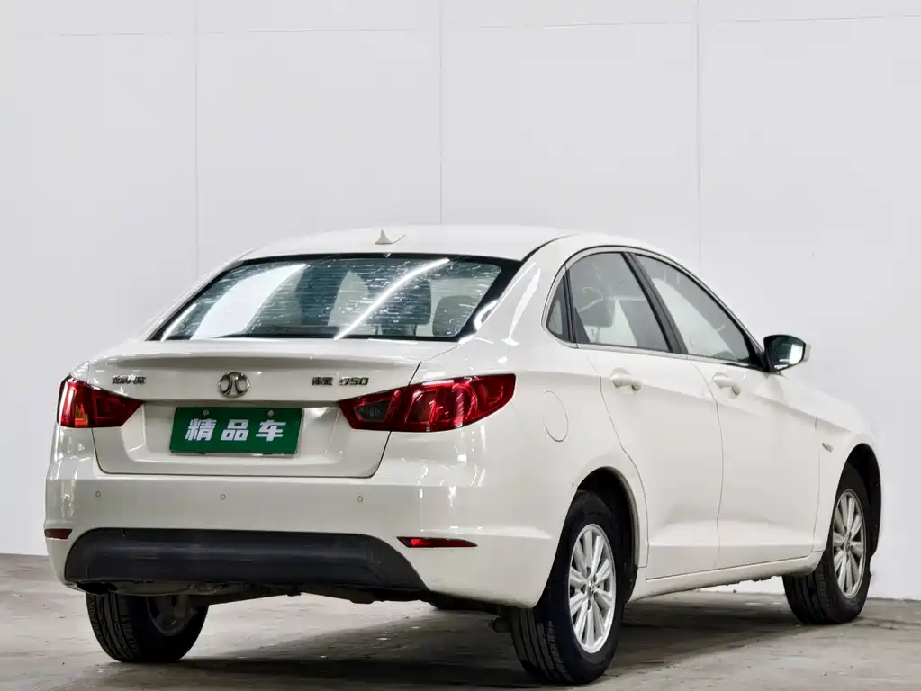 BAIC Senova D50 2015 — фото 4