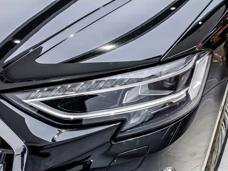 Audi A8 2022 — фото 16
