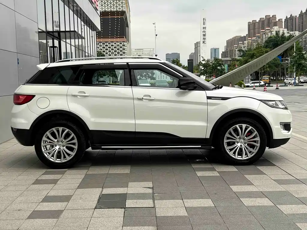 Landwind X7 2015 — фото 9