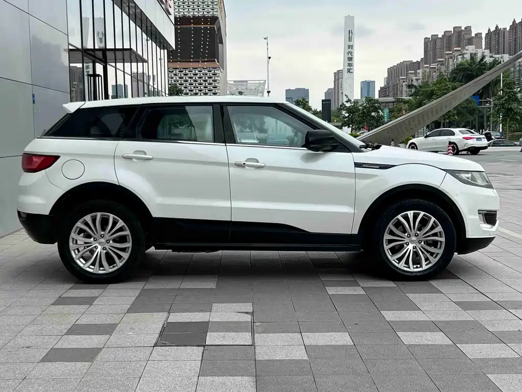 Landwind X7 2016 — фото 9