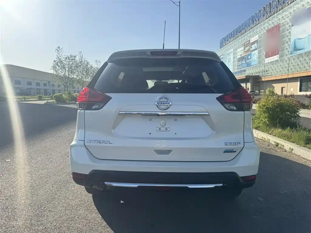 Nissan X-Trail 2018 — фото 10
