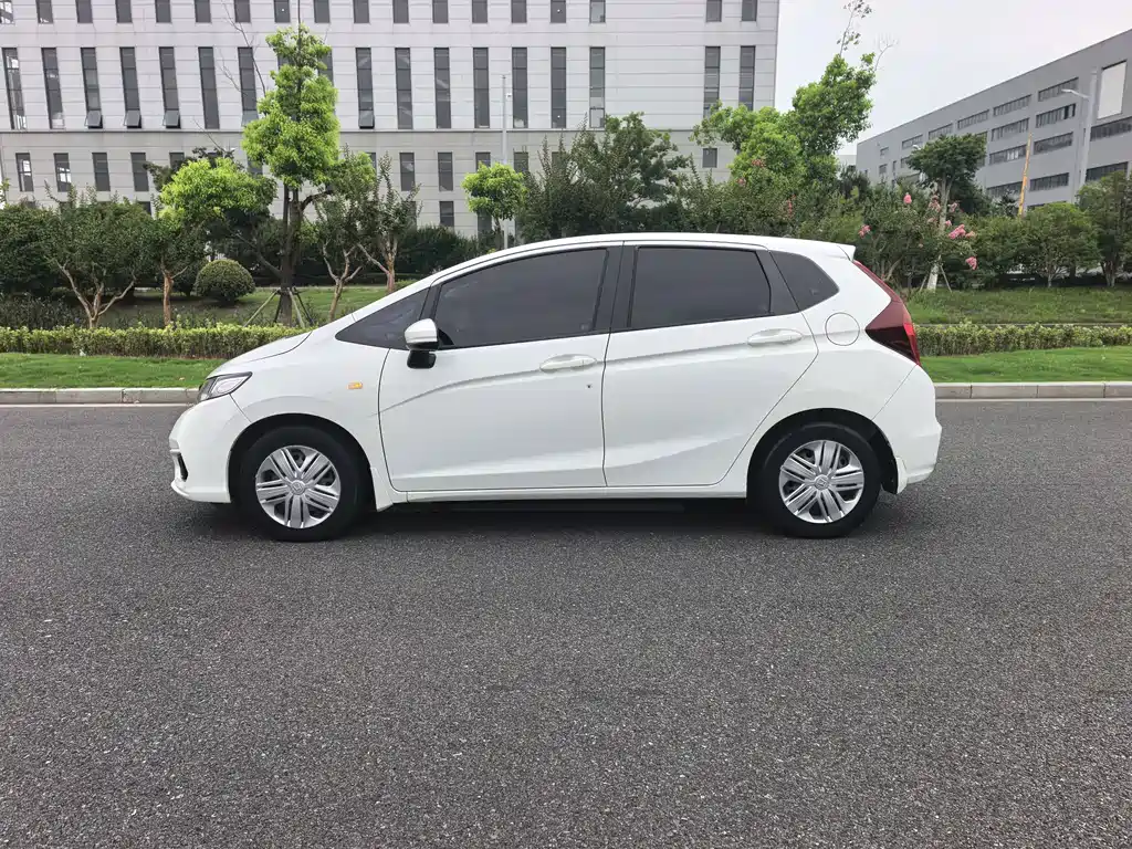 Honda Fit 2018 — фото 10