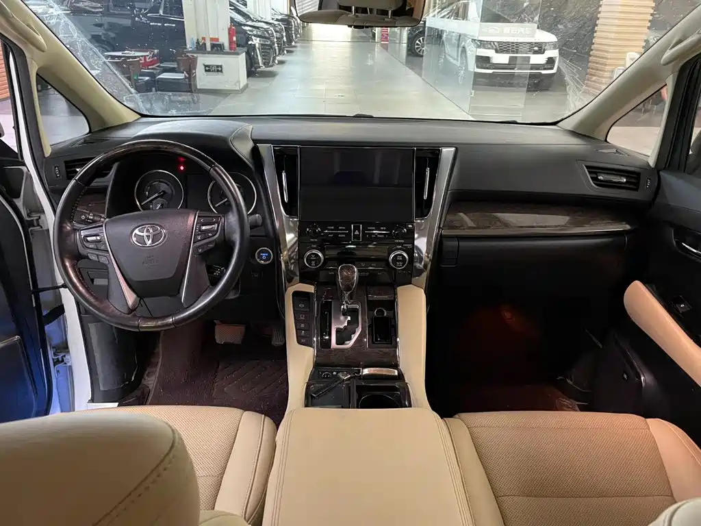 Toyota Alphard 2021 — фото 7