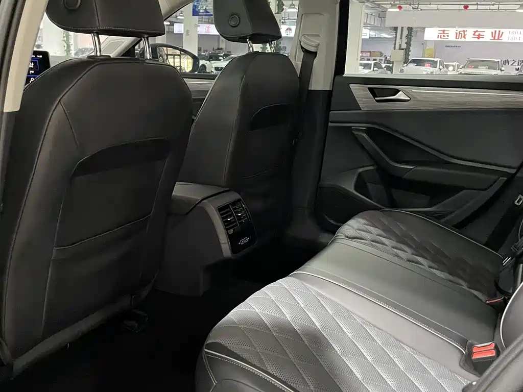 Volkswagen Sagitar 2023