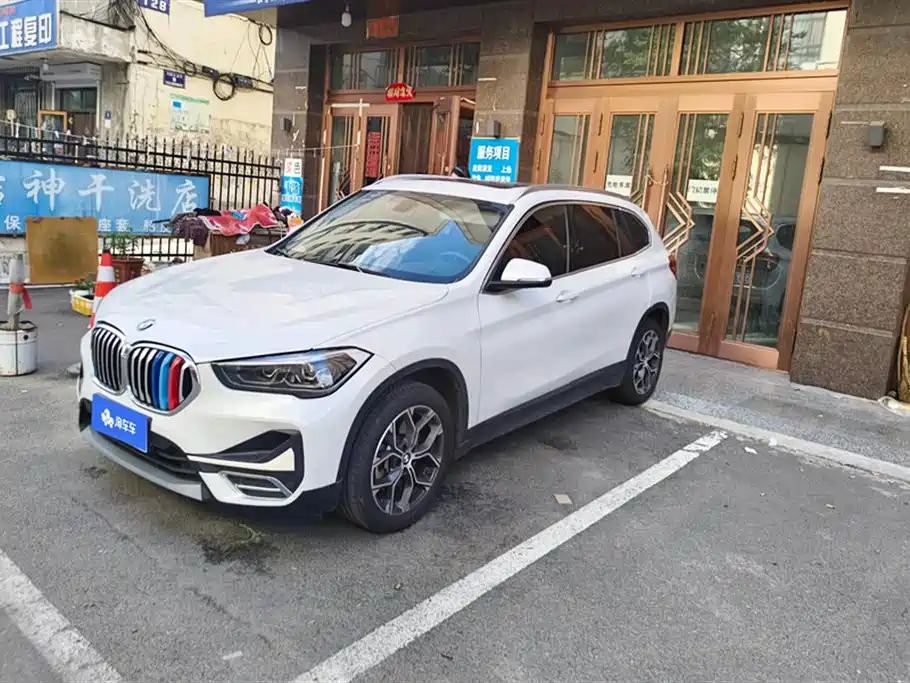 BMW X1 2021 — фото 1