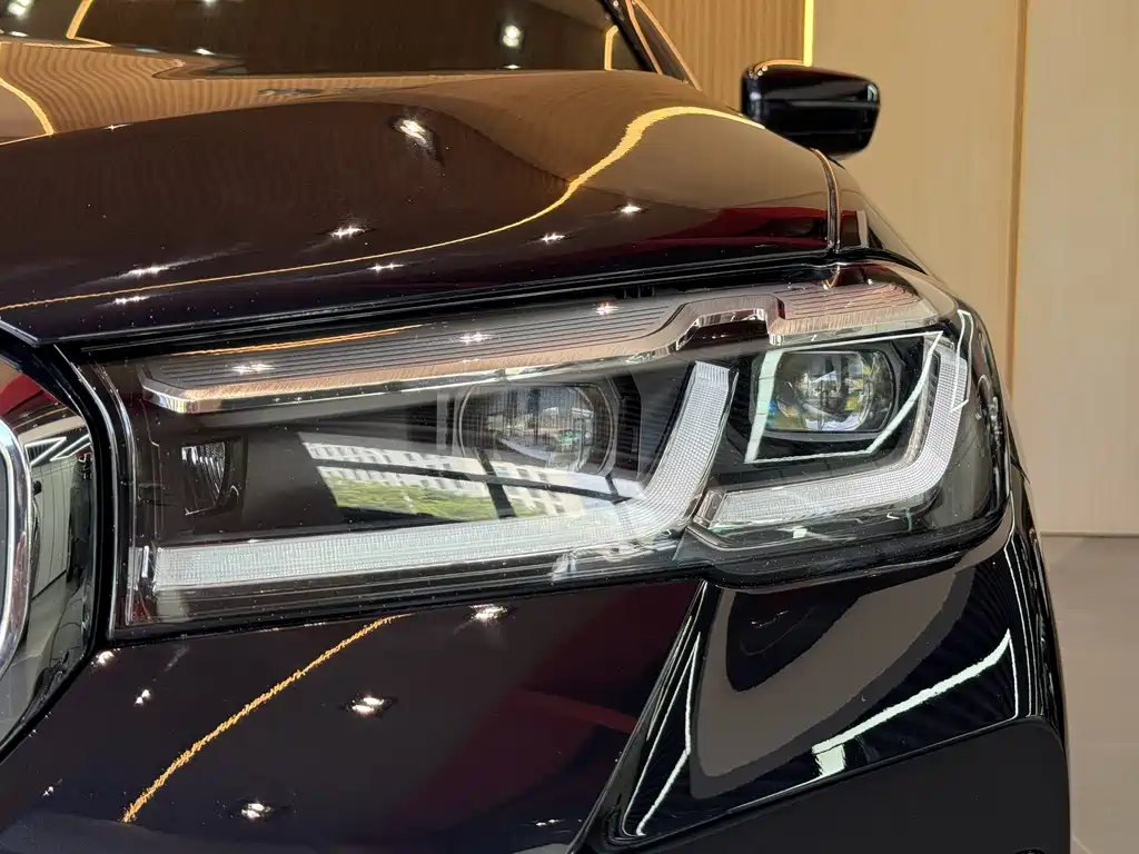 BMW 5 Series New Energy 2023 — фото 15