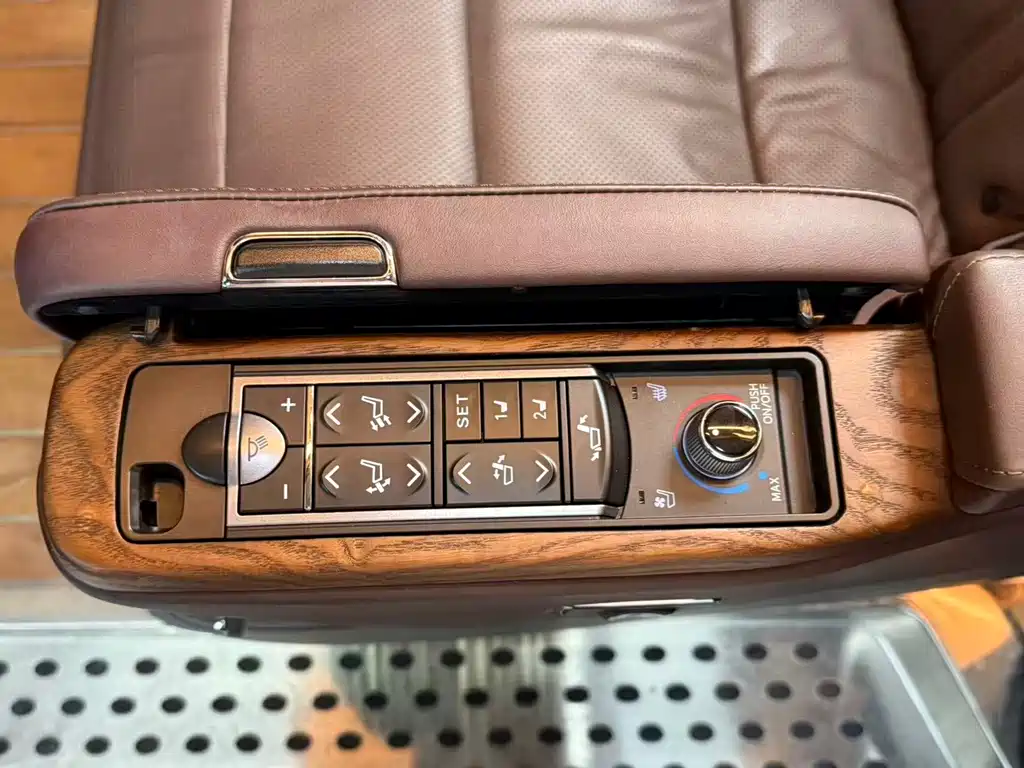 Mercedes-Benz V-Class 2019 — фото 12
