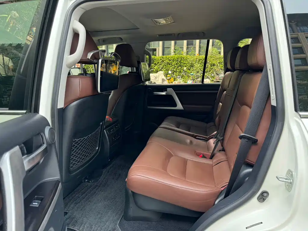 Toyota Land Cruiser 2017 — фото 17