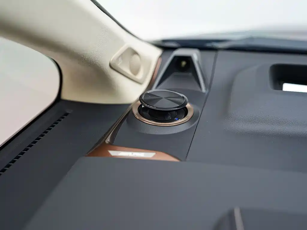 Toyota Alphard 2024 — фото 26