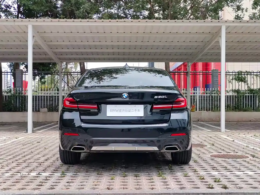 BMW 5 Series 2022 — фото 16