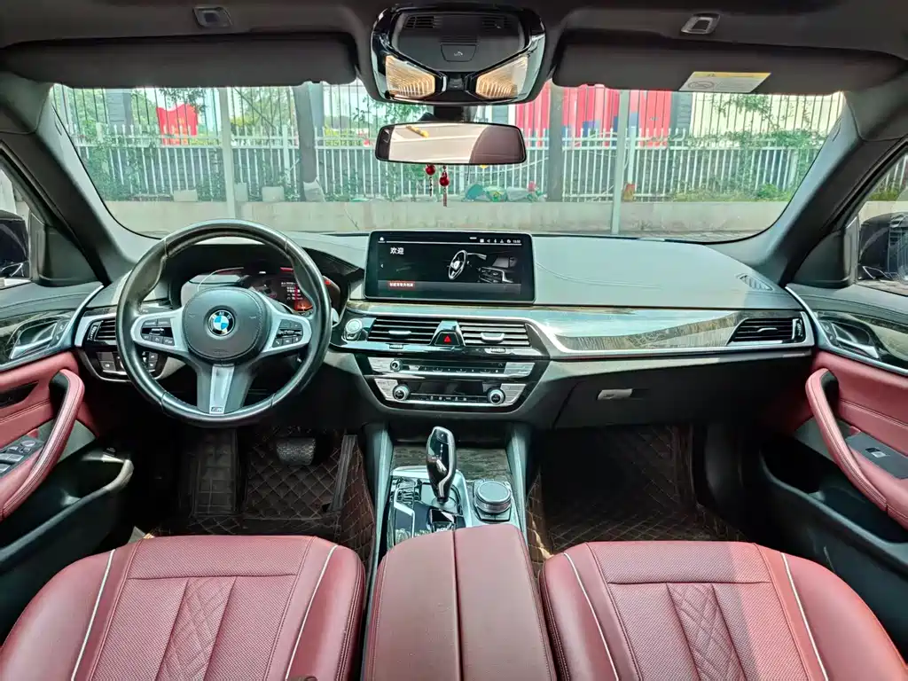 BMW 5 Series 2022 — фото 13